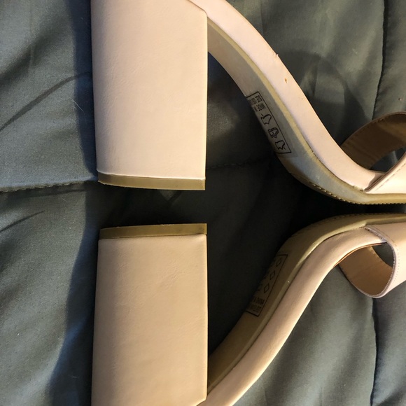 Quips Nude Chunky Heels - Picture 4 of 10